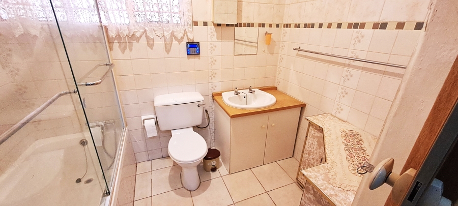 5 Bedroom Property for Sale in Elandsrand North West